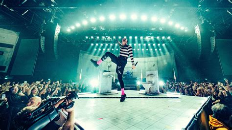 Yorkshire Pudding Mayhem! The Night Yungblud Pulled Off a Stage Dive of Epic Proportions